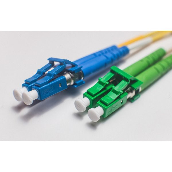 Fiber duplex patch cord kabl LCAPC - LCUPC singlemode 9125 mikrona dužine 2m