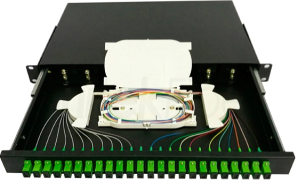 Opti?ki patch panel ExeLink sa 24 konektora SC/APC za rek orman