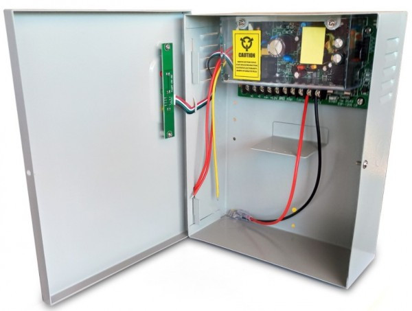 Napajanje 12V 5 A u kutiji sa rezervnim napajanjem odnosno baterijom(baterija nije ukljucena u cenu)