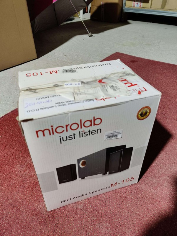 Outlet-Microlab M-105 Aktivni drveni zvucnici 2.1 10W RMS (5W+2x2,5W) 3,5mm