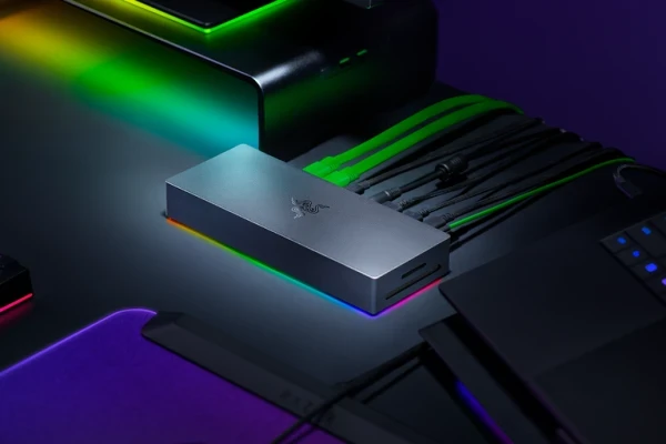 Razer Thunderbolt 5 Dock Desktop-RGB-Dock