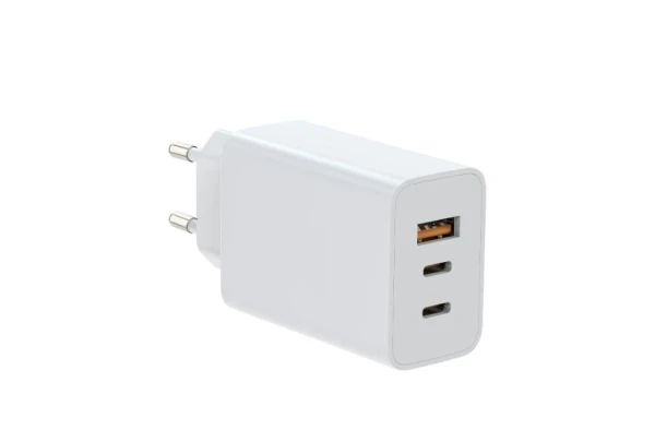 Kućni punjac Fulmova GAN PD65Wbela sa USB-C kablom