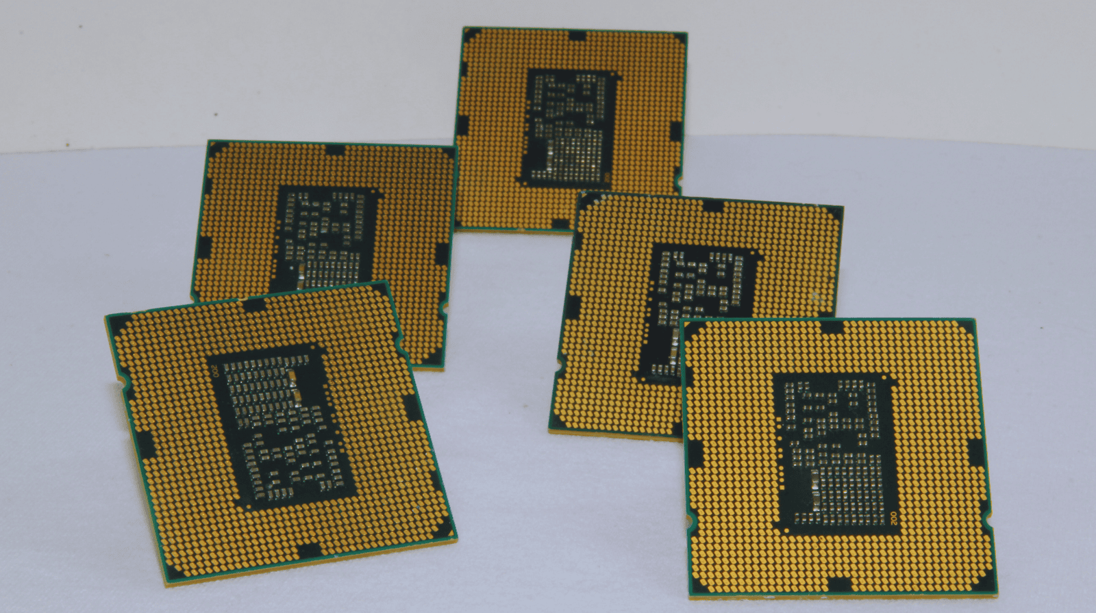 Večita borba: Intel vs. AMD, koji procesor je pravi za tebe u 2025?