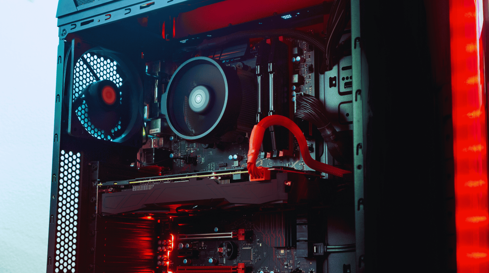 Hladan tuš za novčanike: Zašto cene komponenti lete u nebo i šta to znači za nas?